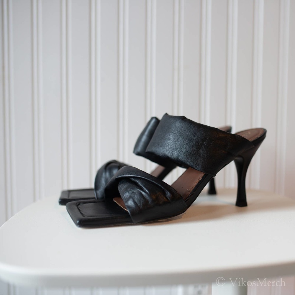 Alohas Twist Strap Mule Heels Black 39 NEW